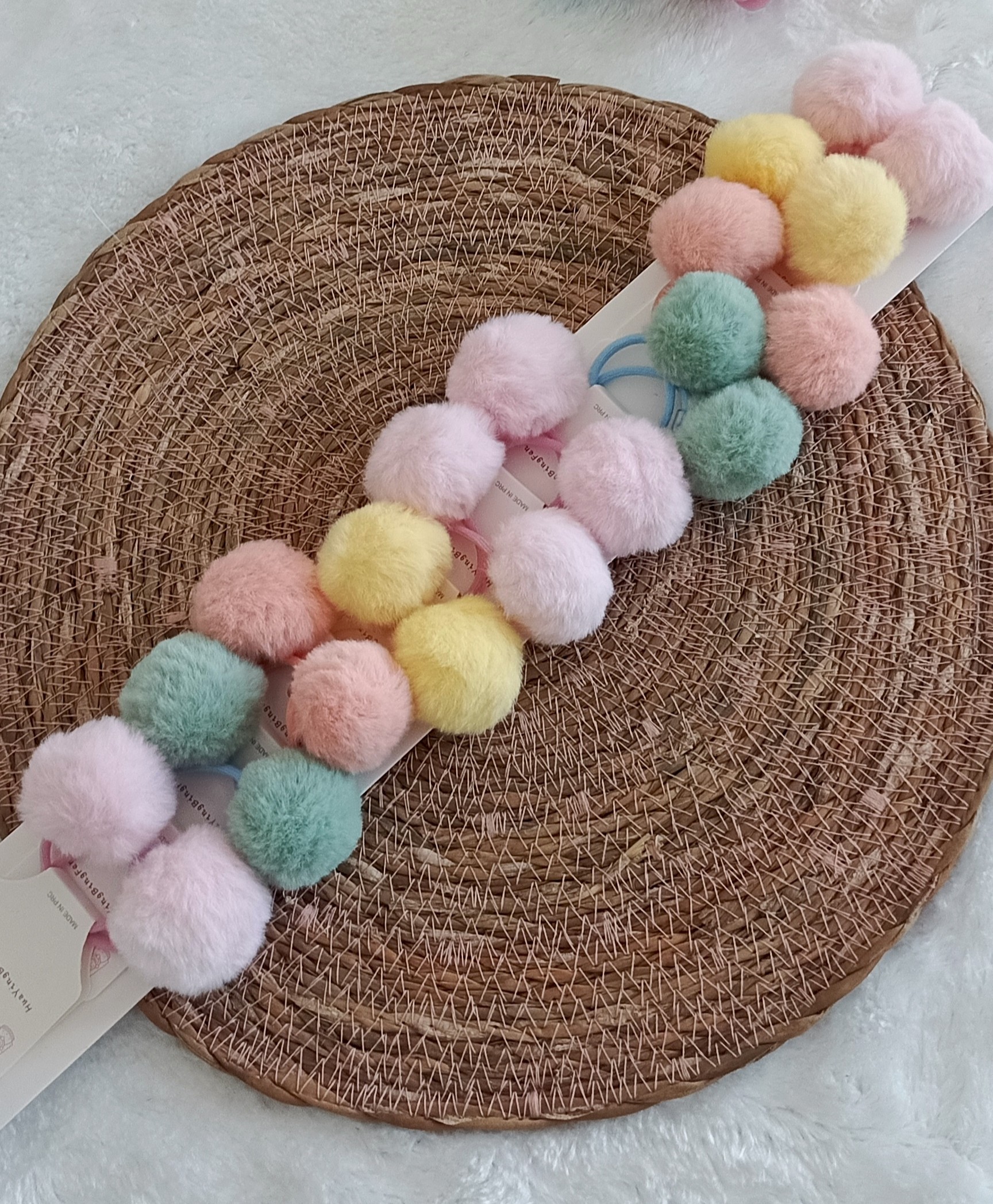 Ponponlu Lastik Toka