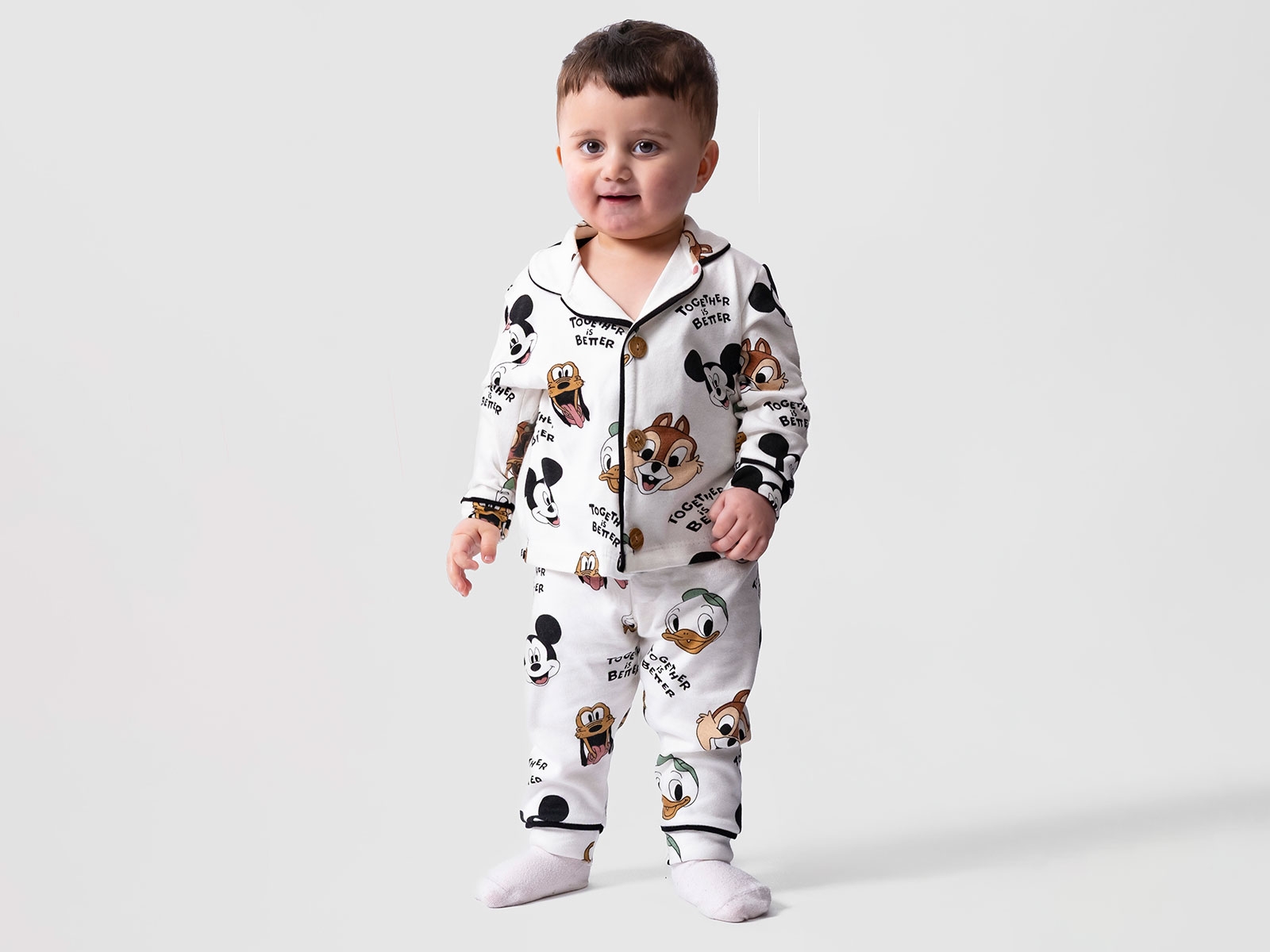 Karakter Baskılı Düğmeli Pijama Takımı