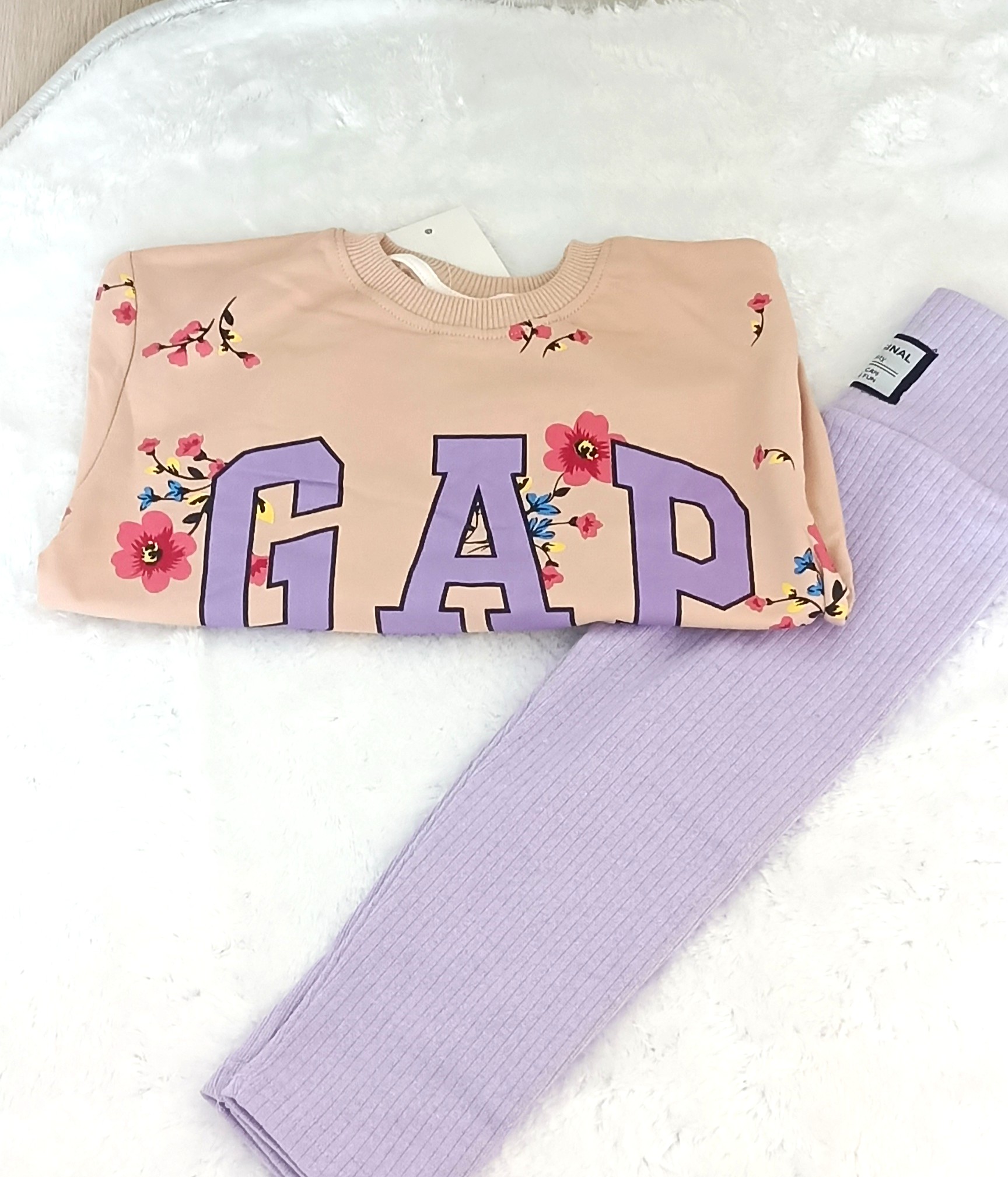 Çiçek Desenli GAP Baskılı Kız Çocuk Takımı