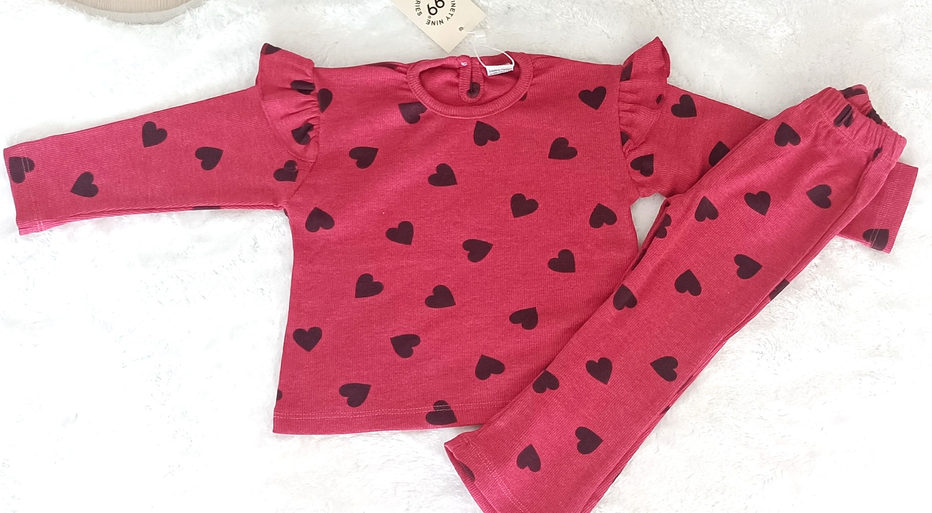 Siyah Kalp Desenli Kırmızı Kız Çocuk Takımı