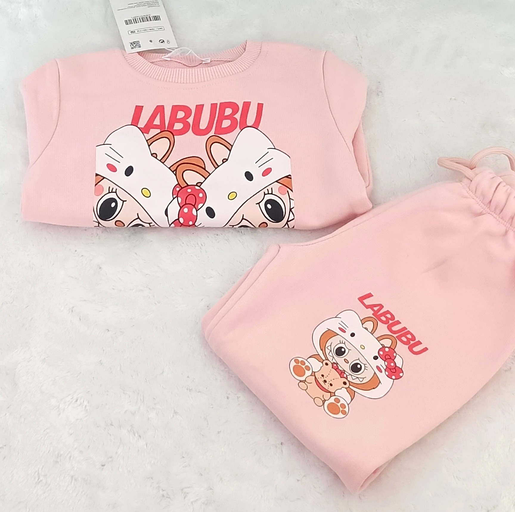 Labubu Temalı Pembe Eşofman Takımı thumbnail