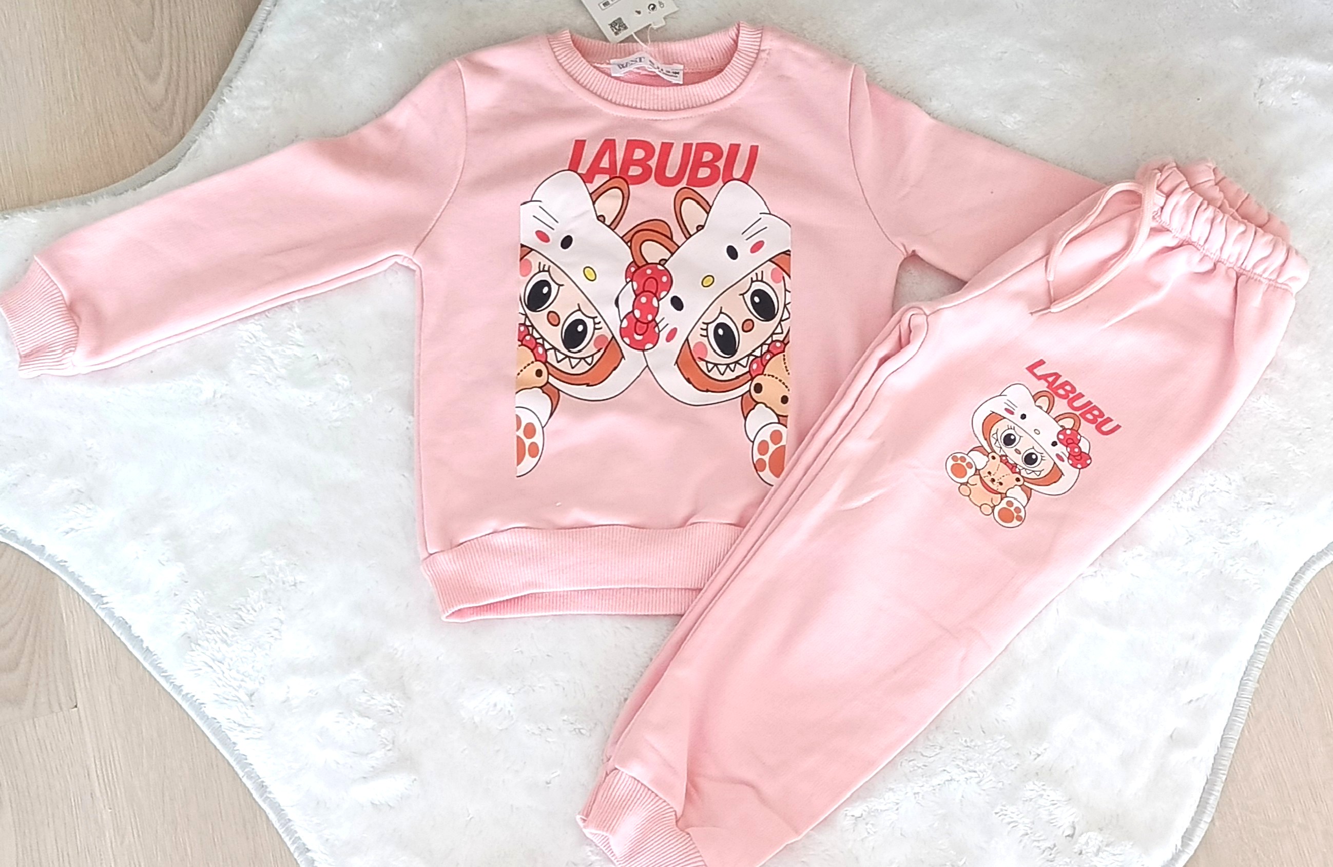 Labubu Temalı Pembe Eşofman Takımı