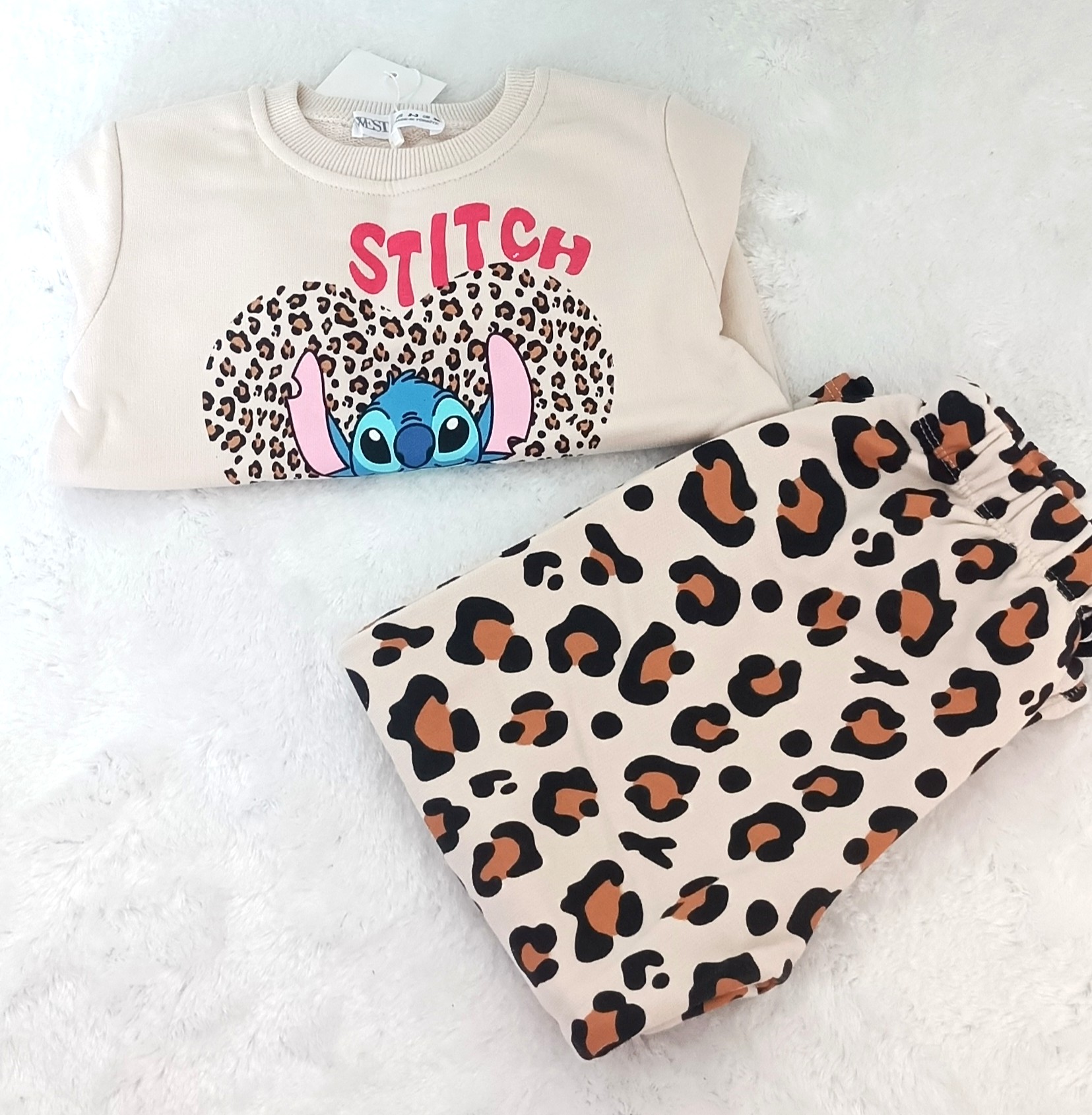 Stitch Baskılı & Leopar Desenli Krem Kız Çocuk Eşofman Takımı thumbnail